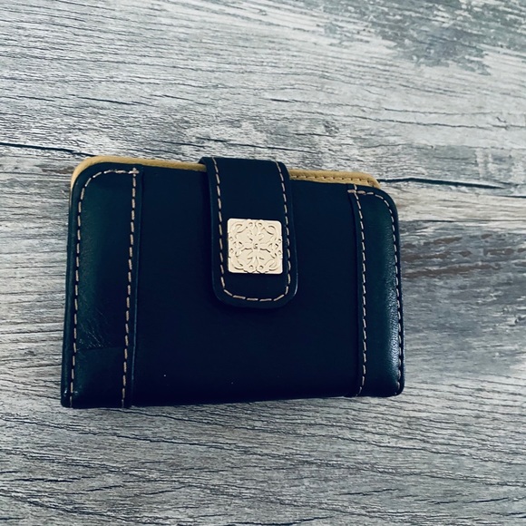 Liz Claiborne Leather Black Gold Wallet - Picture 9 of 11